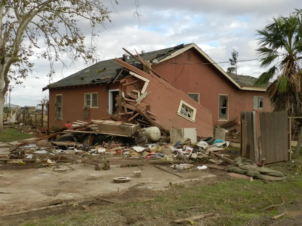 Earthquake insurance claims and damage services